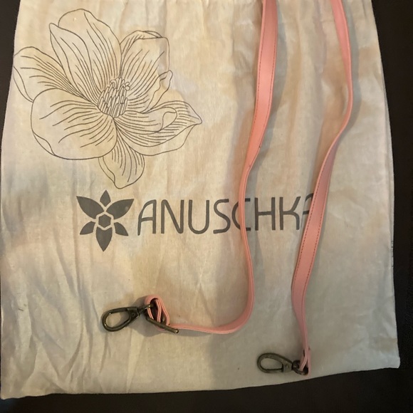 Anuschka leather shoulder bag with coin/key purse - Picture 7 of 7